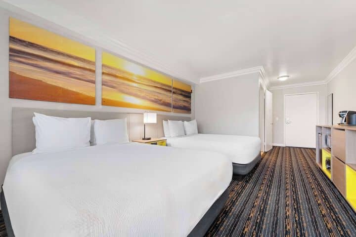 Room 52 of 112