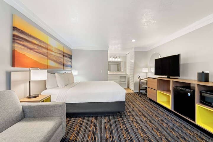 Room 33 of 112