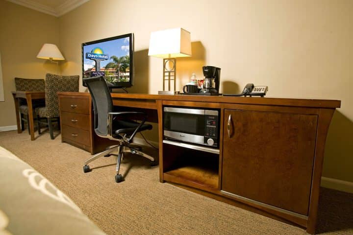 Room 5 of 112
