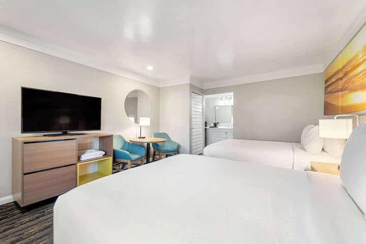 Room 43 of 112